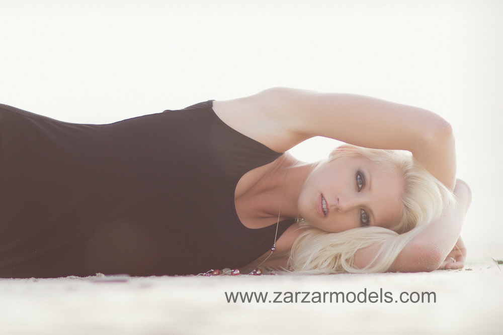 Beautiful Blonde ZARZAR MODELS Brooke Rilling Modeling In San Diego County Southern California In Torrey Pines Natural Reserve And Beach For High Fashion Clients With A Beautiful Makeup Look For Spring Summer.